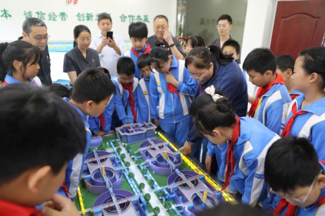 1686102497869213.jpg 展厅参观1.jpg